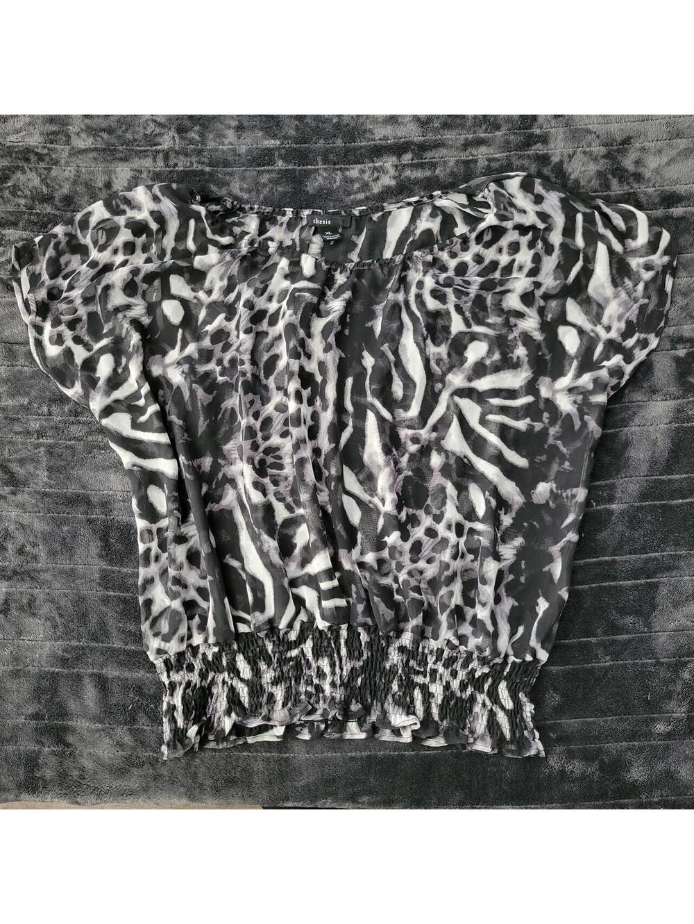 Thesis XL Y2K Black White Abstract Animal Print Smocked Waist Blouse